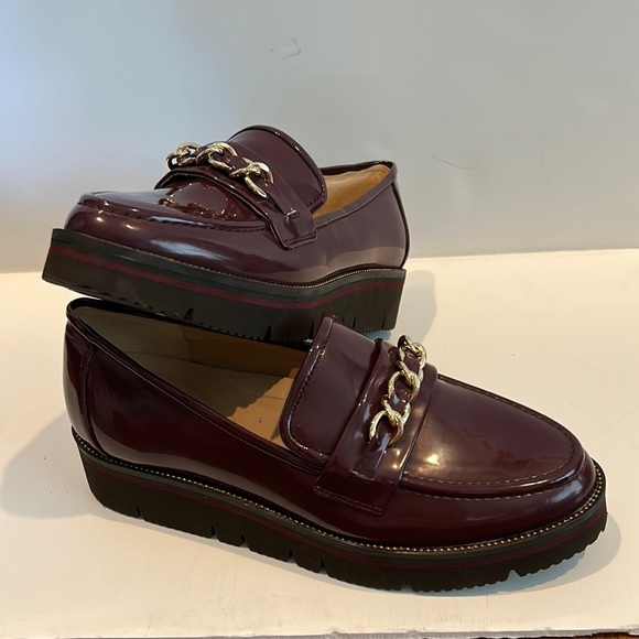 Alex Marie Shoes - Nwot Alex Marie women’s Grensley patent Variety Chain Loafers. Size 6m.